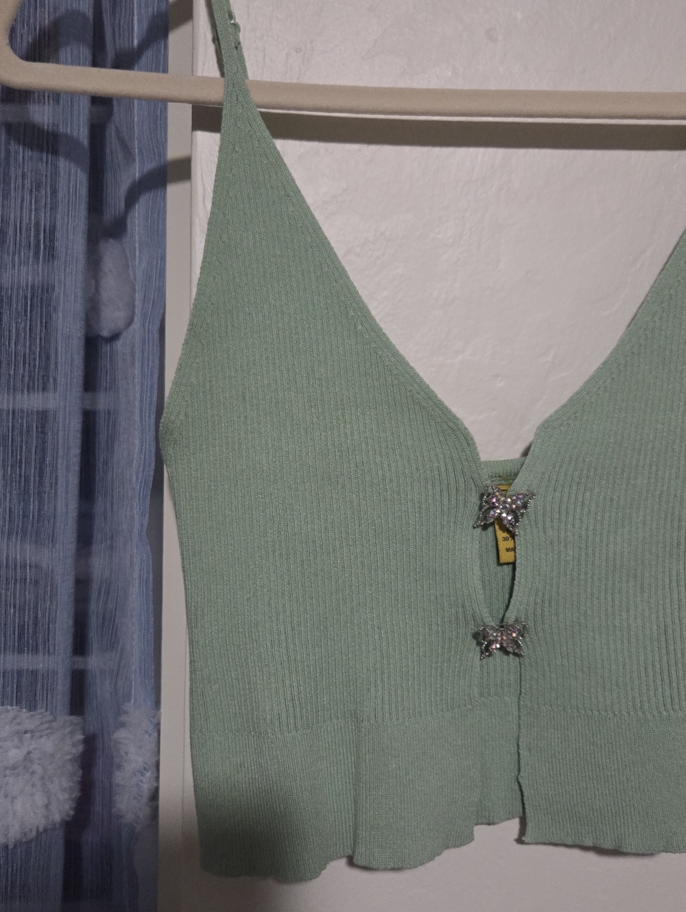 Daisy Ribbed Butterfly Cropped Tank - Picture 3 of 8